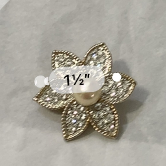 Clip On Gold Tone Diamond Leaf Pearl Earrings - Picture 6 of 6